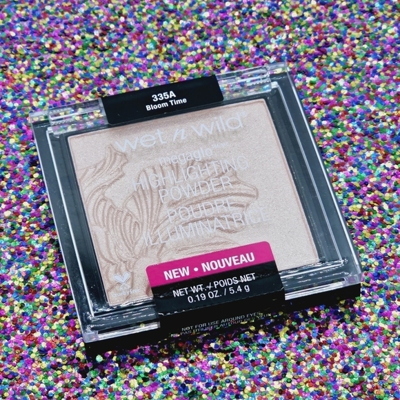 Wet n Wild Bloom Time Megaglo Highlighting Powder - Picture 2 of 5